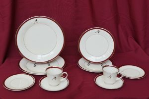 Augsburg A dinnerware set