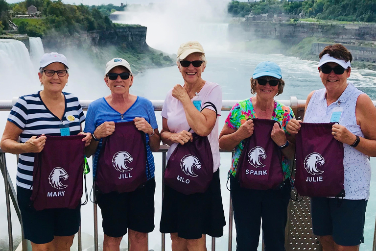 Group of Auggies in front of Niagara Falls