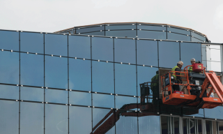 Installation of the glass for the Hagfors Center