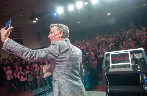 Bill Nye wows audience at Augsburg College